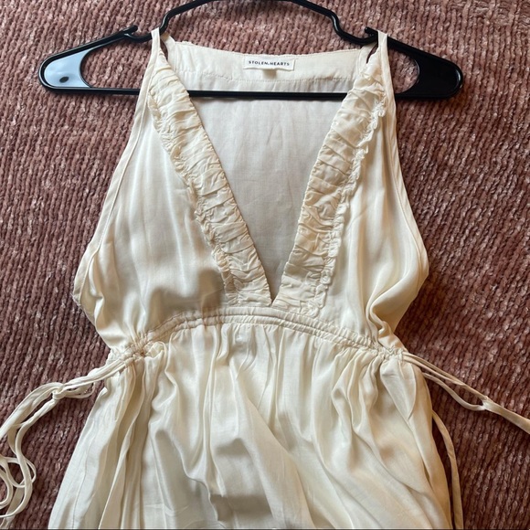 King off white dress from Isabelle’s cabinet - Picture 3 of 3